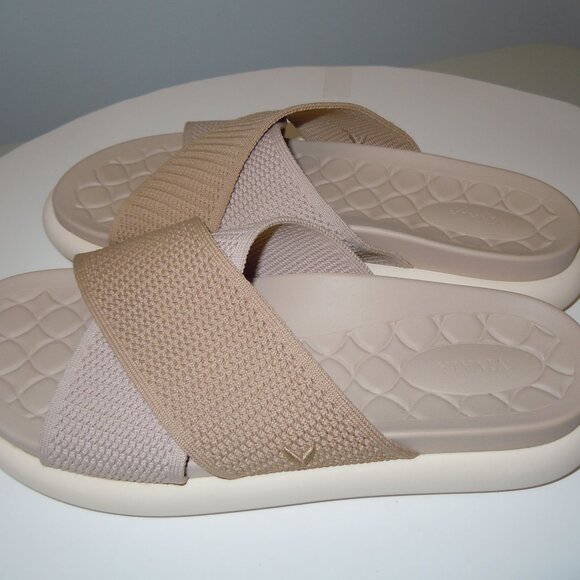 Vivaia Slip-On Footbed Sandals (Izzy), Size 39 - Picture 4 of 6